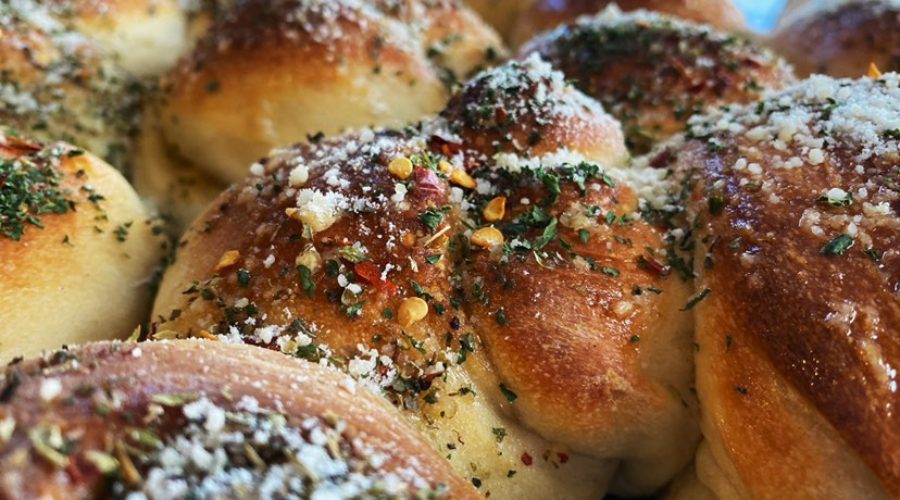 #foodiefriday – Garlic Knots