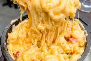 #foodiefriday – Lobster Mac and Cheese