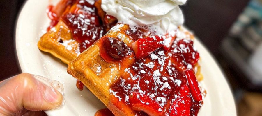 #foodiefriday – Strawberry and Cream Waffle